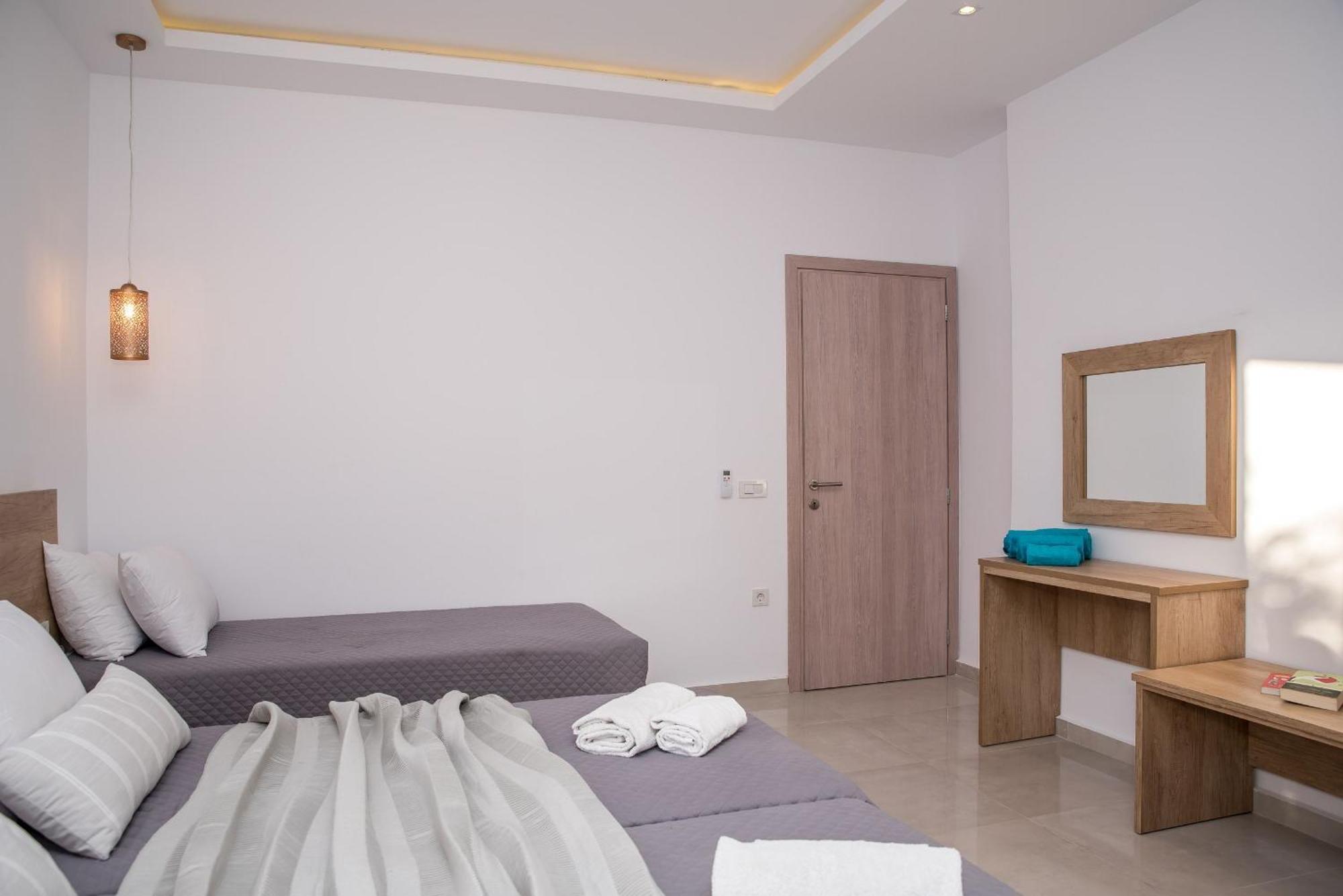 Aphrodite Studios & Suites - 140M From The Beach, By Zantewize Alykes  Pokoj fotografie