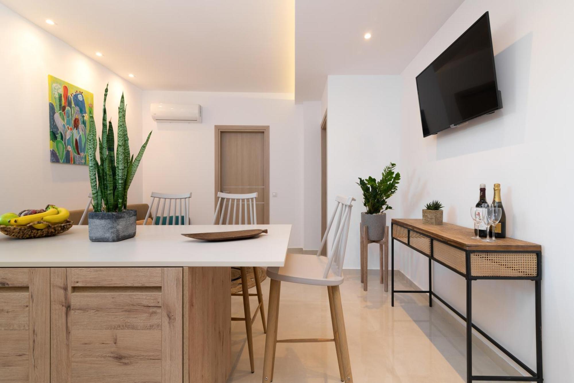 Aphrodite Studios & Suites - 140M From The Beach, By Zantewize Alykes  Pokoj fotografie