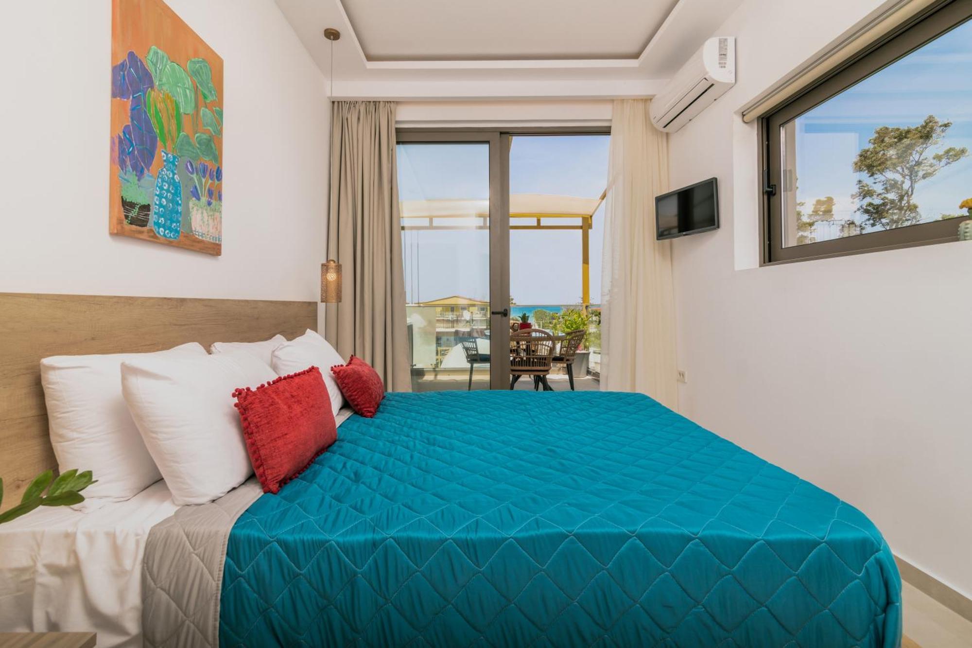Aphrodite Studios & Suites - 140M From The Beach, By Zantewize Alykes  Pokoj fotografie